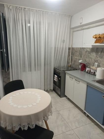 Prima chirie dupa renovare ap 2 camere Independentei-Scolilor, et 1 - 10