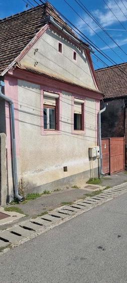 Casa singur pe curte cu toate utilitatila! - 1