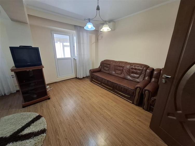 ULTRACENTRAL Bariera 2 cam 84mp, etaj 1 bloc cu lift Mobilat si Utilat - 2