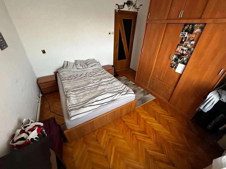 Proprietar inchiriez apartament decomandat 3 camere Zona Soarelui - 1