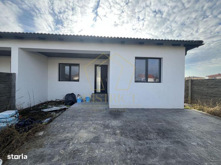 Casă cu 4 camere cu Teren 341 Mp în Crișan