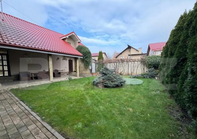 Casa impresionanta , 250 mp , cu gradina generoasa 1000 mp , - 15