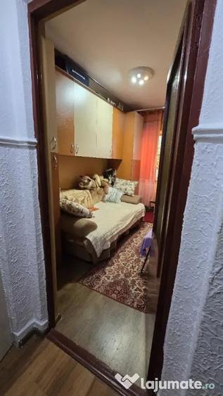 Vand apartament 3 camere si spatiu comercial bd. Unirii - 4