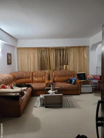 Apartament de vanzare cu trei camere decomandate cu bai proprii, confort I - 5