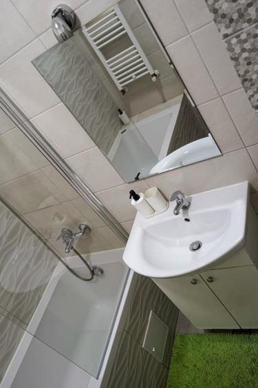 Inchiriere garsoniera pentru perioada scurta 1 -  2 sau 3 luni // Loc de parcare - 12