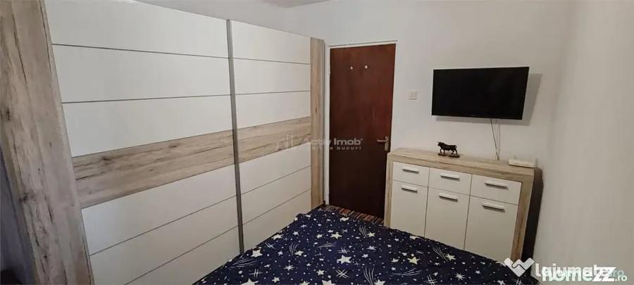 Apartament cu 3 camere decomandat în Tineretului