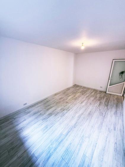 Apartament 3 camere Decomandat - Nicolina - prima statie dupa Podul Ros - proasp - 1