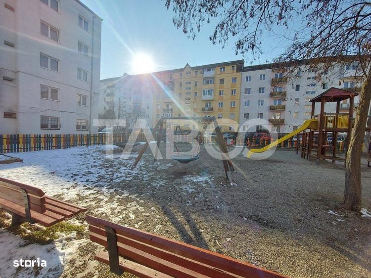 EXCLUSIVITATE - COMISION 0! Apartament 3 camere balcon si pivnita - 1