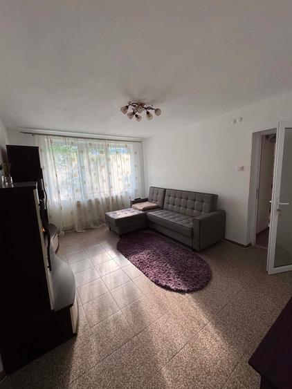 Apartament cu 2 camere semidecomandat în 9 Mai