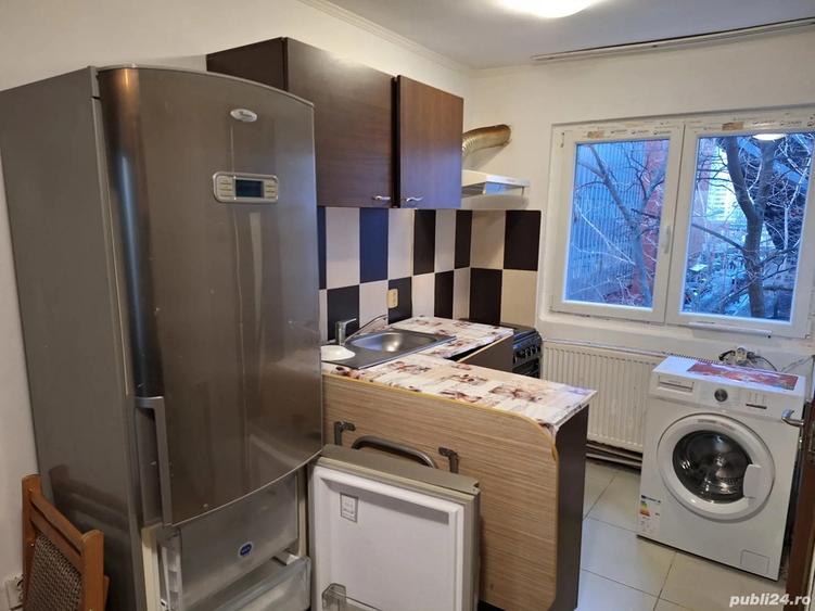 Inchiriez doua garsoniere in acela?i bloc linga Mega Mall Pantelimon si la straini - 3