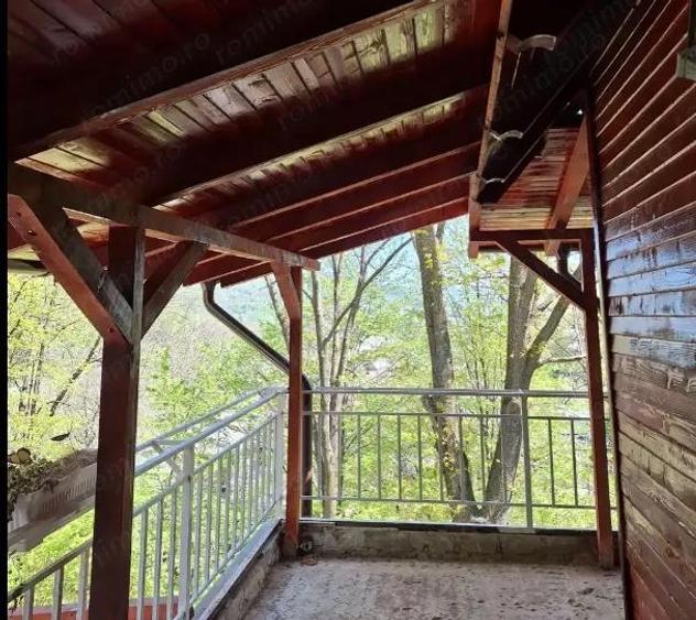 Vila spa?ioasa de vanzare in Breaza, 270 mp utili si teren de 6242 mp - 1