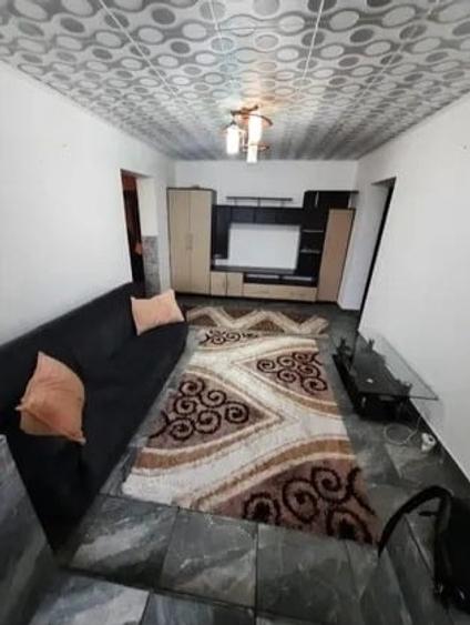 Apartament de 3 camere, semidecomandat, etaj 1/4, zona Podu Ros - 3