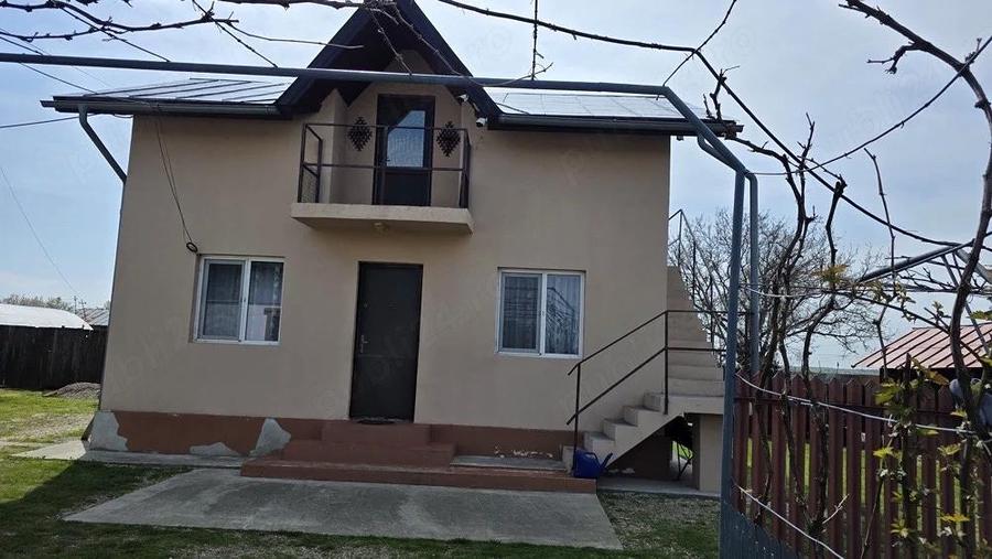 Case Costestii din deal - 1