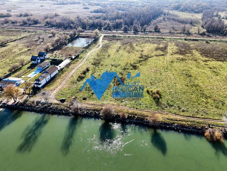 Teren intravilan VULTURU, 5.432 MP, front la Dunare 36 ML - 1