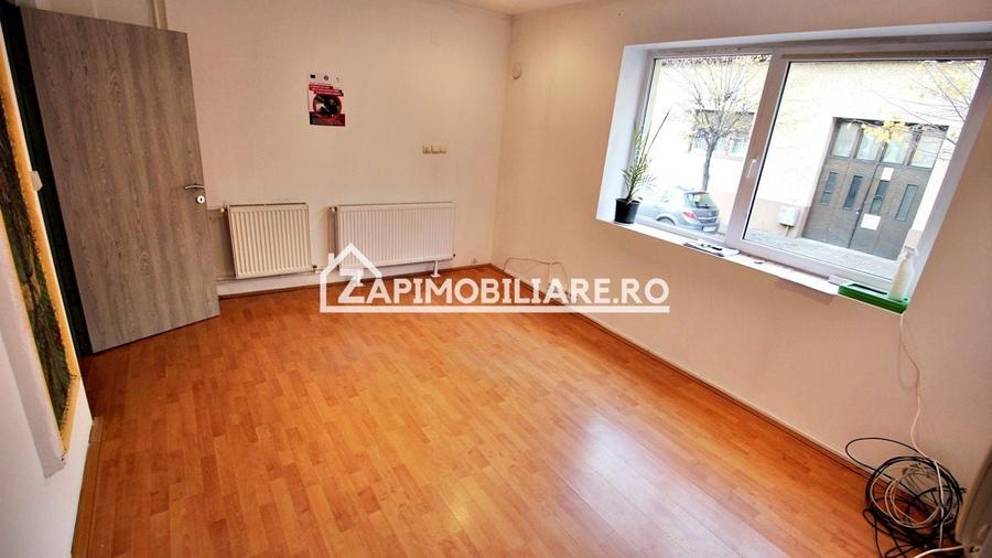 Casă / Spatiu birouri 10 camere , 222 mp utili,zona Central - 3