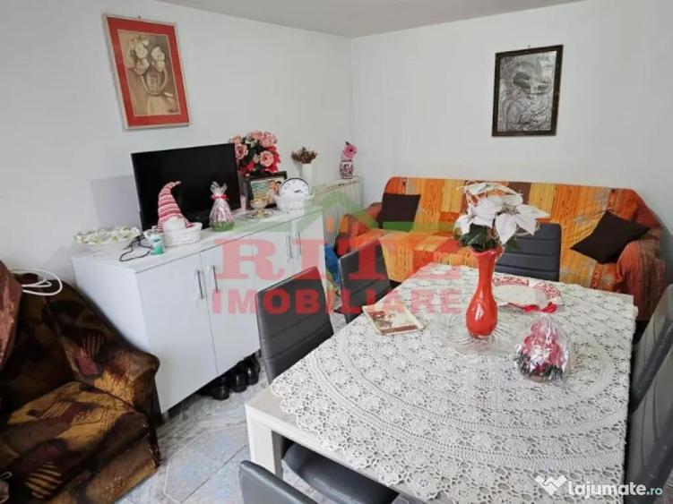 CASA DE VANZARE P 1 E - 9