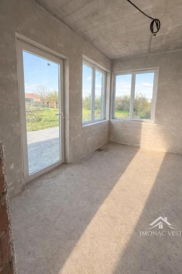 Casa individuala 5 camere - Sacalaz - 930 mp teren - toate utilitatile - drum asfaltat - 6