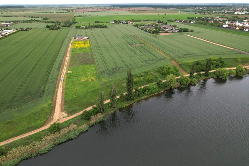 Teren intravilan - 16.450 mp, Corbeanca - Balotesti, deschidere la lac - 5