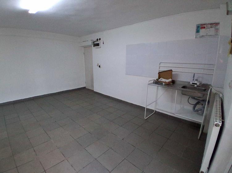 Proprietar inchiriez spatiu zona Lipovei Mall 36 mp - 1