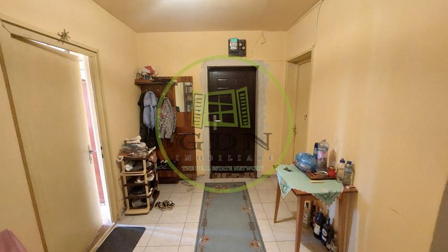 Apartament 3 camere decomandat, etajul 4, 1 Mai zona Insula - 6