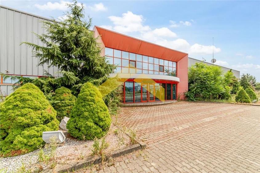 Hala de 8,560mp de vanzare in zona Micalaca - 1