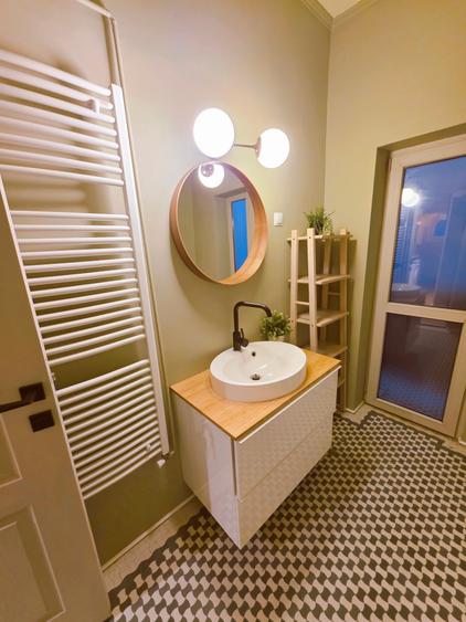 Garsoniera Pache - str. Kiritescu, et 1/3, balcon, supr. 31 mp, centrala proprie - 24