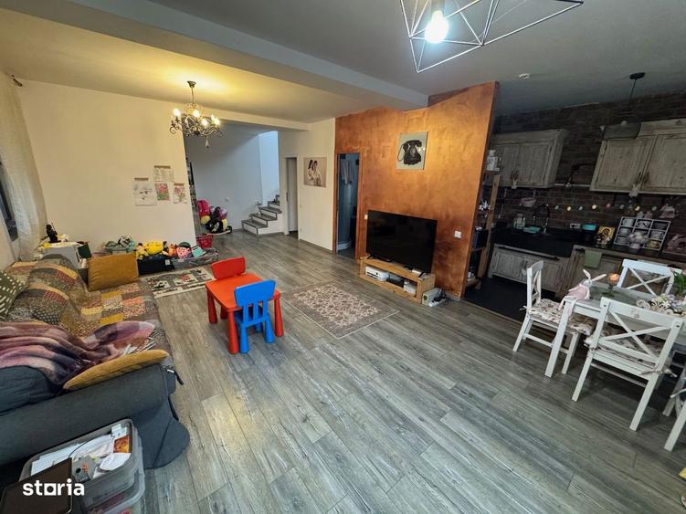 Vila 23 august 4 camere, teren 230m2 - 1