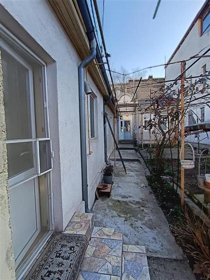 Casa pretabila 2 familii, 6 camere, teren 390 mp, zona Centrala - 2