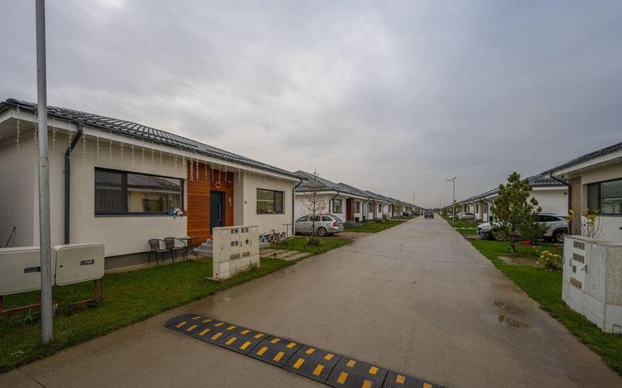 Vila parter mobilata si utilata Tunari - 5