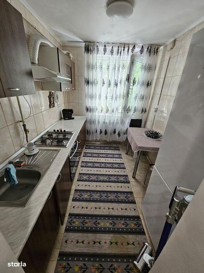 Inchiriez ap cu 2 camere zona Scoala 5 - 8