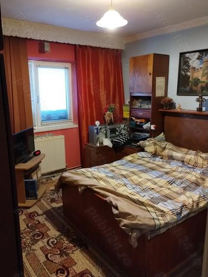 schimb apartament 2 camere decomandat et.3 cu similar parter sau et.1 - 4