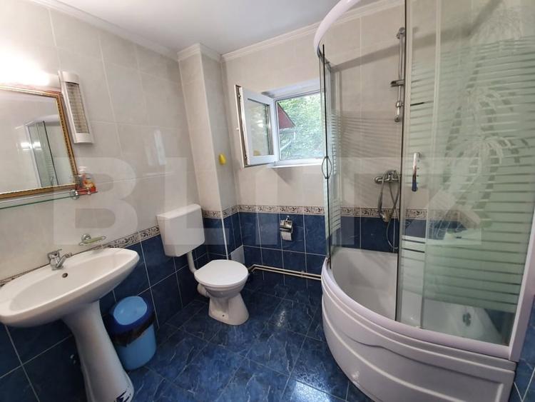 Casă individuală cu 6 camere cu Teren 2500 Mp în Exterior Vest
