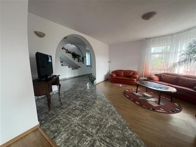 Inchiriere casa la cinci minute de Big pentru clinica salon sau locuit - 15