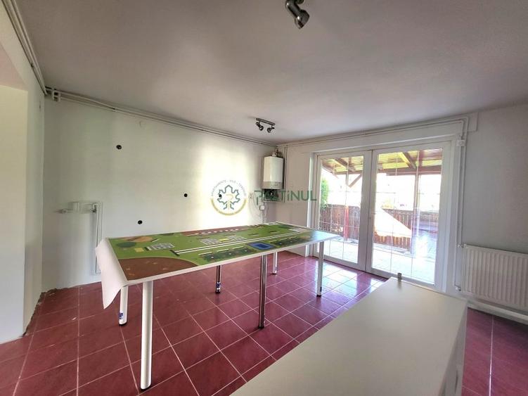 Casă de v&acirc;nzare &icirc;n centrul Sibiului - 3 camere și curte privată - 7