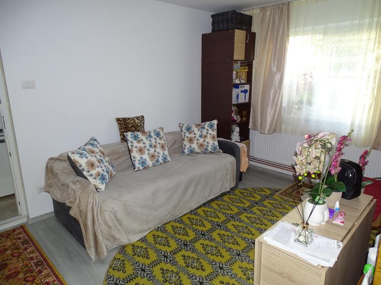 Vand/schimb apartament 2 camere in Florilor renovat complet - 2