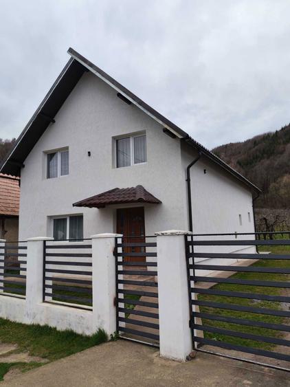 inchiriez casa noua in Salatrucu - 4