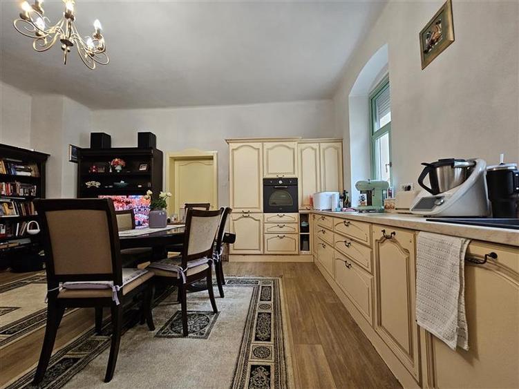 Apartament deosebit cu 3 camere str. Castelului - Comision 0% - 10