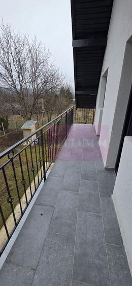 Vila de vanzare cu 4 camere in Brebu - 24