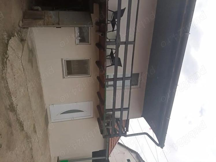 Casa renovata cu piscina - 10