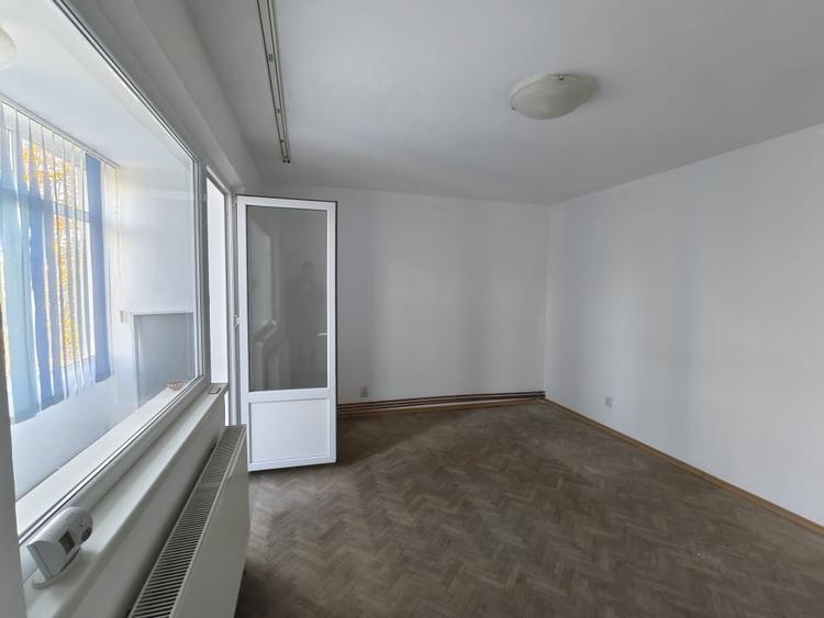 Apartament 3 camere decomandat - 14