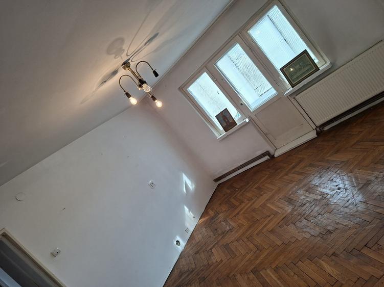 4 camere Banat , Decomandat / Centrală , Amplasament DEOSEBIT - 2