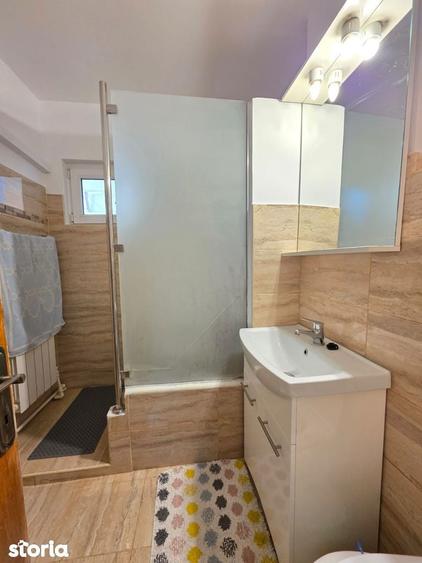 2 camere, decomandat, zona Episcopiei, str. Alexandru cel Bun, etaj 2 - 2