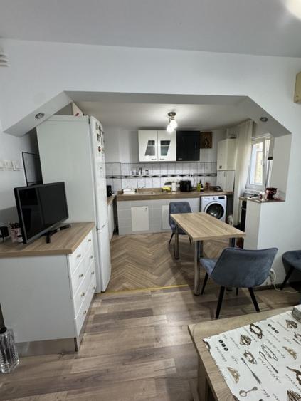 Apartament 4 cam, cf 1 dec, et 2/8, zona 9 Mai- Piata - 4