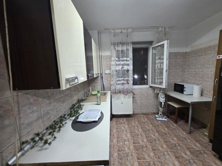 Titan, pe Liviu Rebreanu, 5 minute metrou si parc IOR, bloc 4 etaje - 8