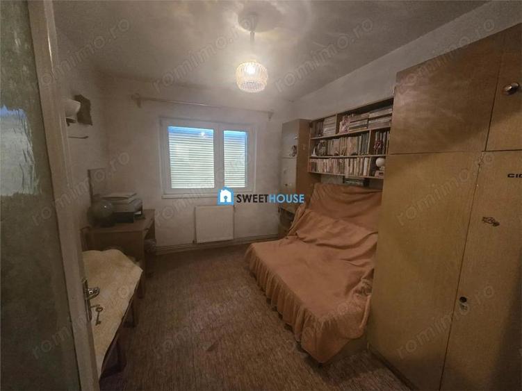 Apartament cu trei camere in zona centrala - 4