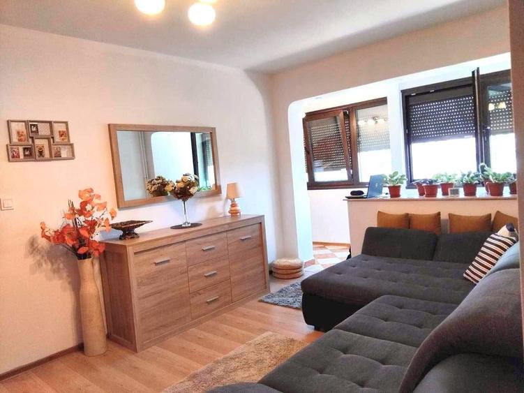 Apartament cu 2 camere semidecomandat în Dristor