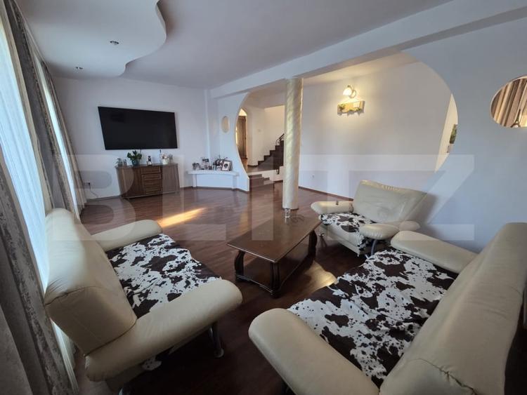 Vila  226 mp utili, curte 277 mp, zona Micro 3 - 1