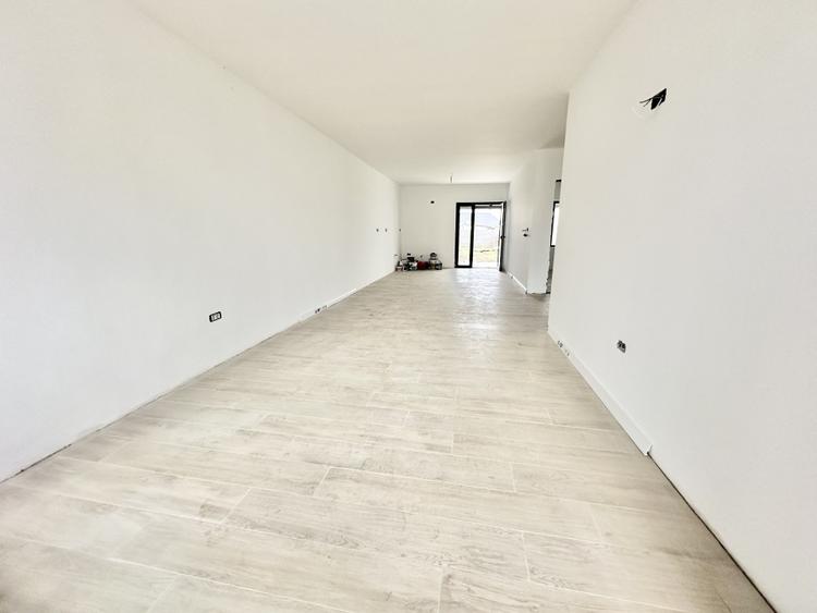 Duplex pe parter cu 3 camere - teren de 370 mp - Bucovat - 3