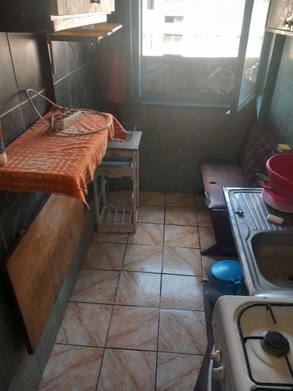 Inchiriez Apartament 2 camere , Zona Nord Republicii , Rm.Valcea , Doar la muncitori sau la zi / ora - 6