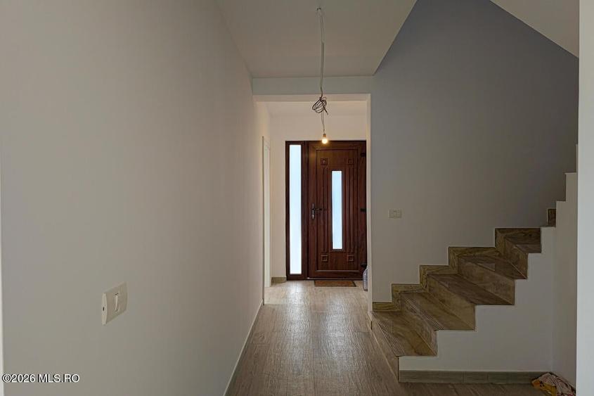 Giarmata - Casa P+1, 4 Dormitoare, 4 Bai, Garaj, Beci, Teren 556 Mp - 7